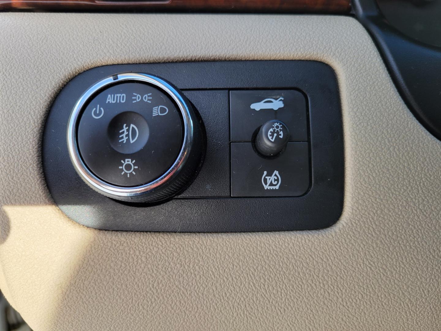 2010 White /Tan Chevrolet Impala LTZ (2G1WC5EM1A1) with an 3.9L engine, Automatic transmission, located at 450 N Russell, Missoula, MT, 59801, (406) 543-6600, 46.874496, -114.017433 - Really nice Sedan in Excellent Condition. Power Sunroof. Power Heated Seats. Air. Cruise. Tilt. Bose Sound AM FM XM CD. Power Windows and Locks. - Photo#16